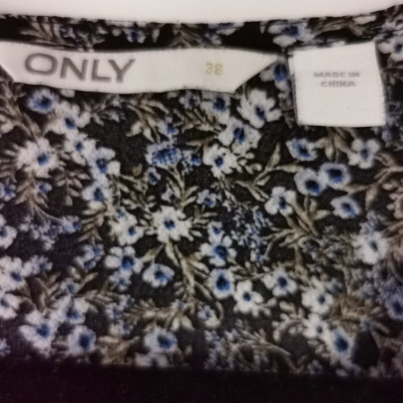 Floral Wrap Dress - Picture 3 of 5